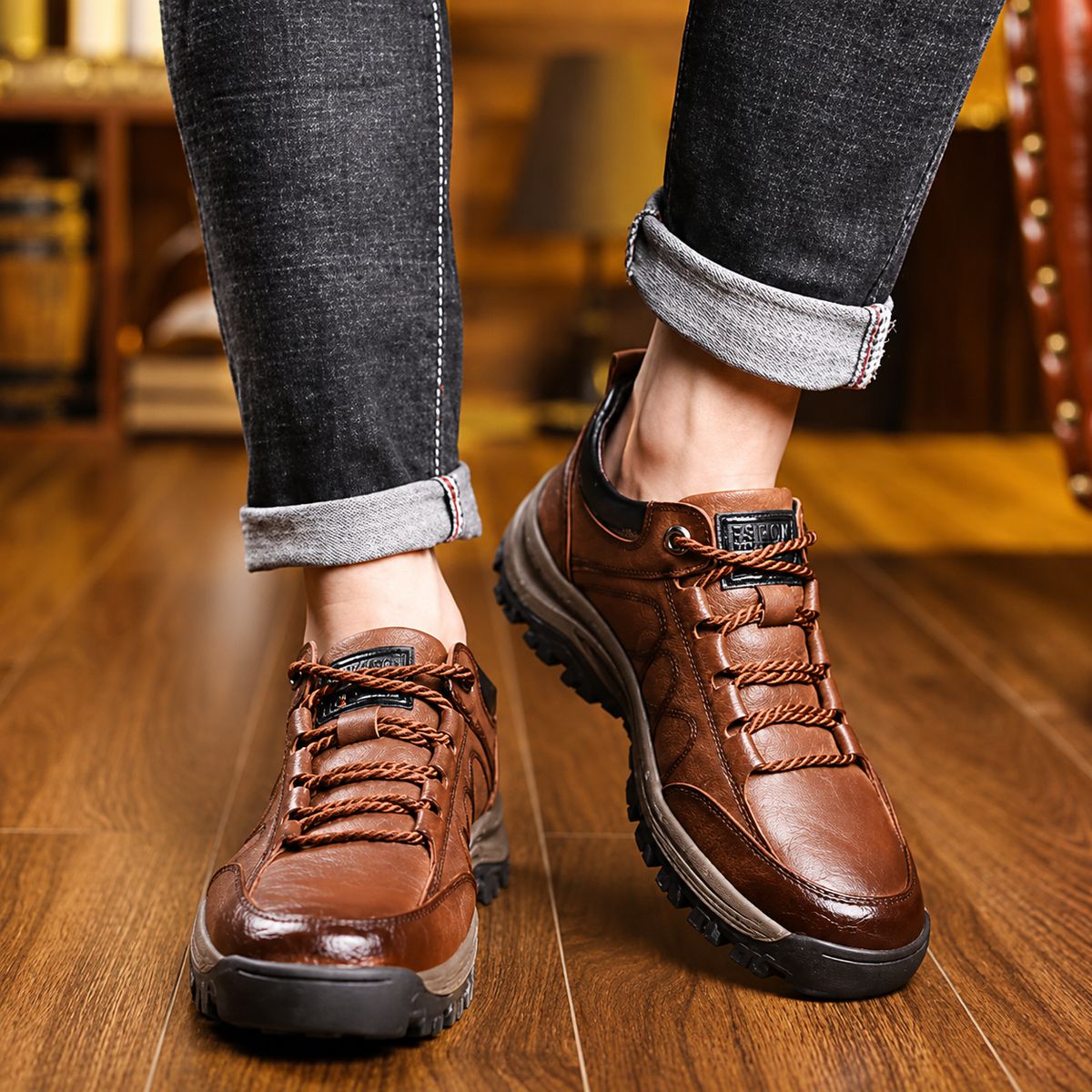 SPORTY HIKING SHOES FOR MEN