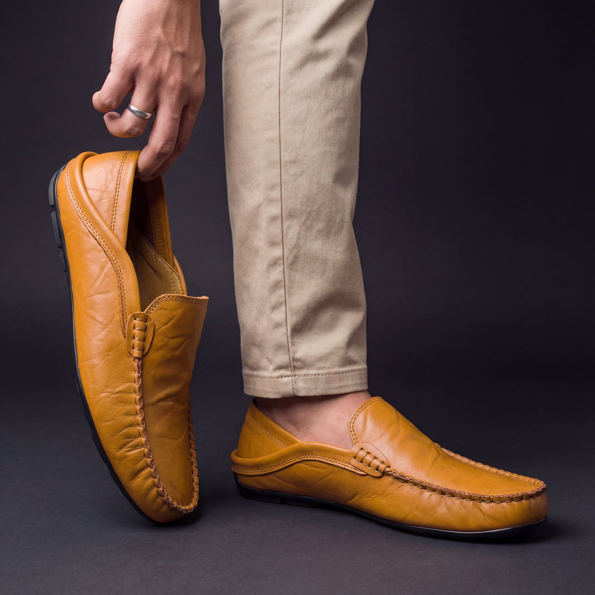 CUSHIONED CLASSIC LOAFERS FOR MEN