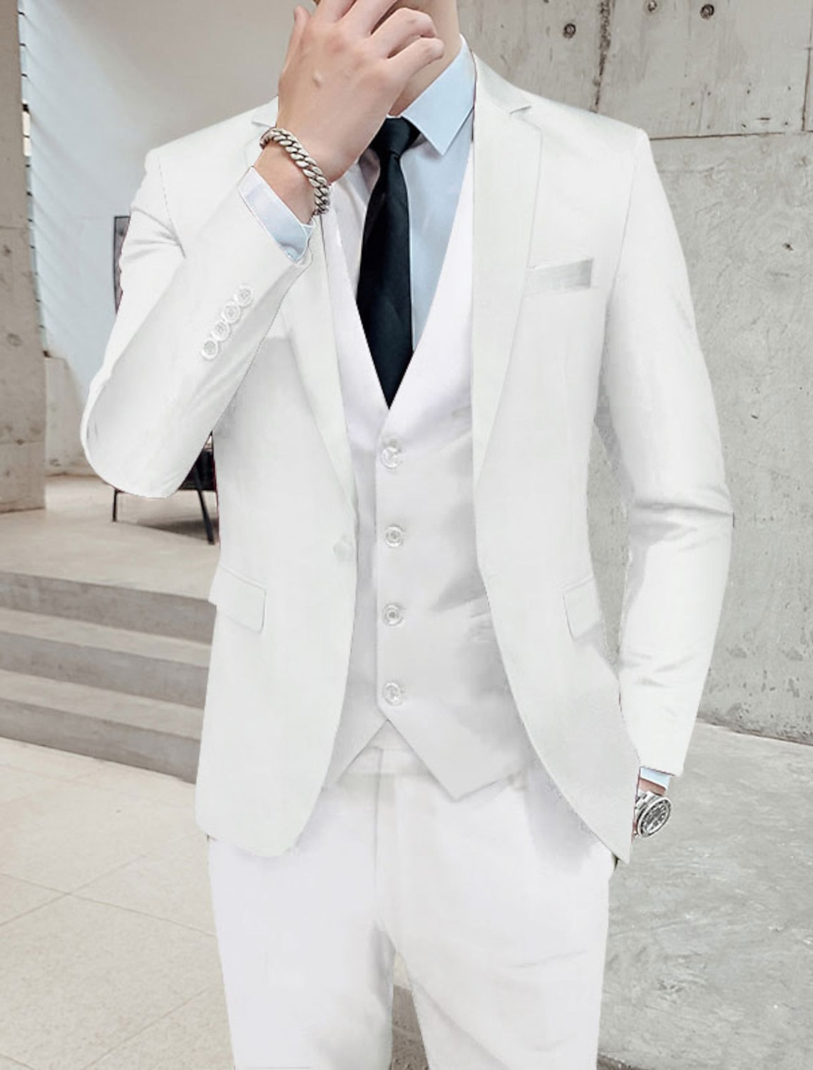 TAILORED THREE-PIECE SUIT FOR MEN