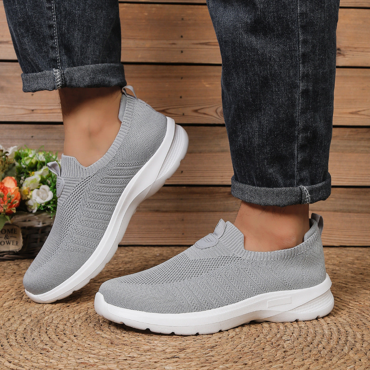 LIGHTWEIGHT SHOES FOR MEN