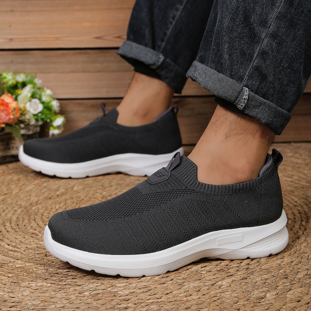 LIGHTWEIGHT SHOES FOR MEN