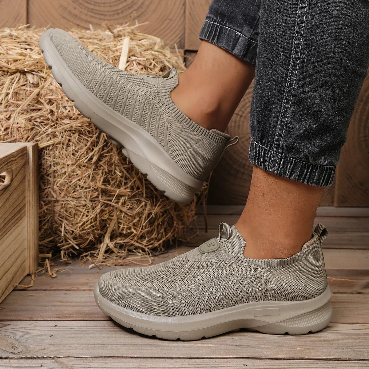 LIGHTWEIGHT SHOES FOR MEN