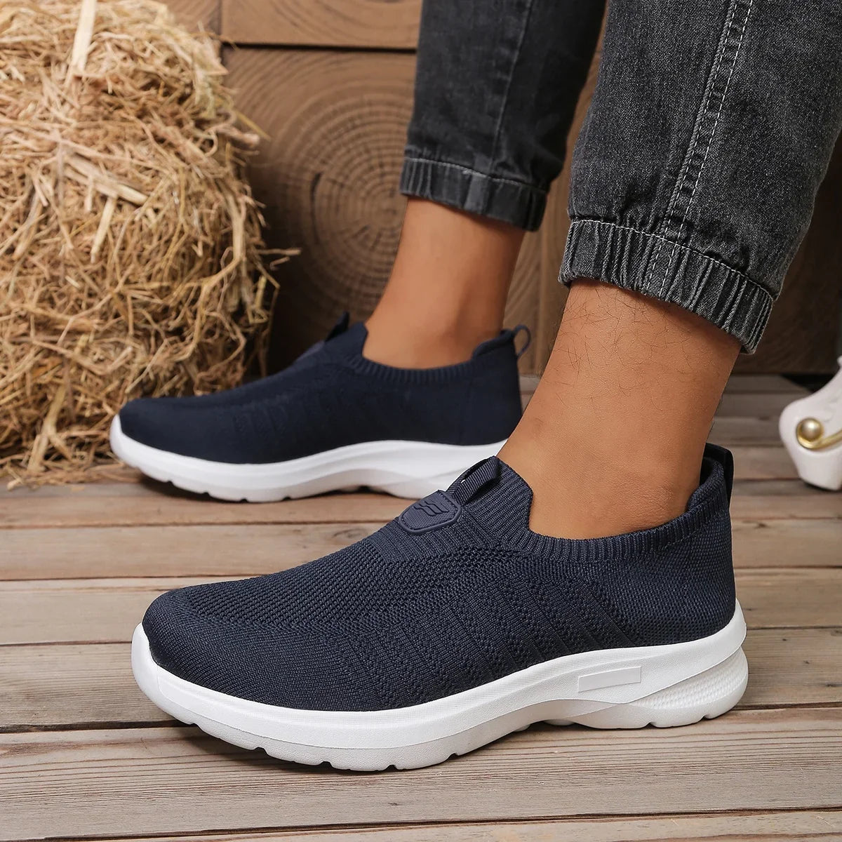 LIGHTWEIGHT SHOES FOR MEN