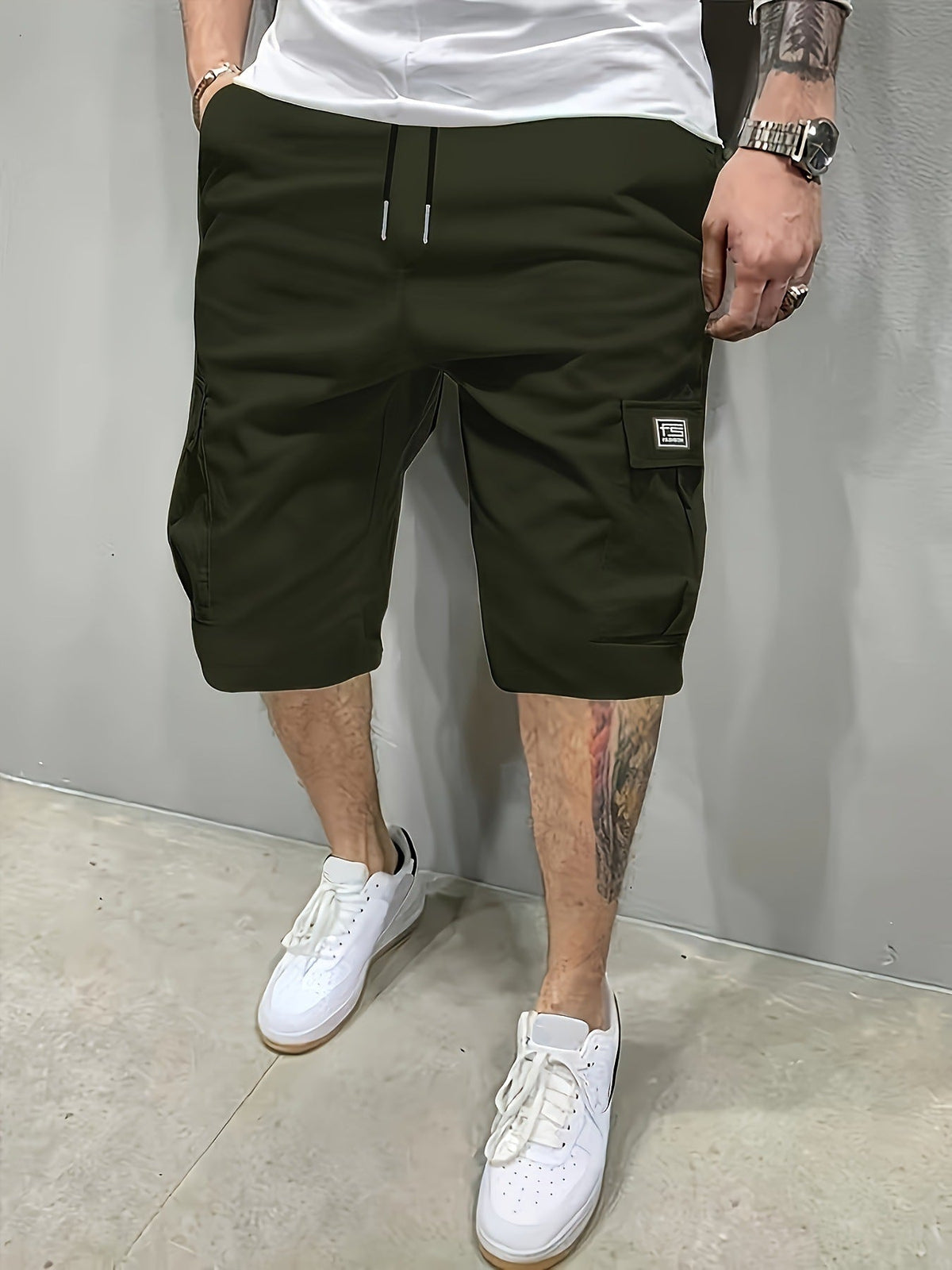 STRAIGHT LEG CARGO SHORTS FOR MEN